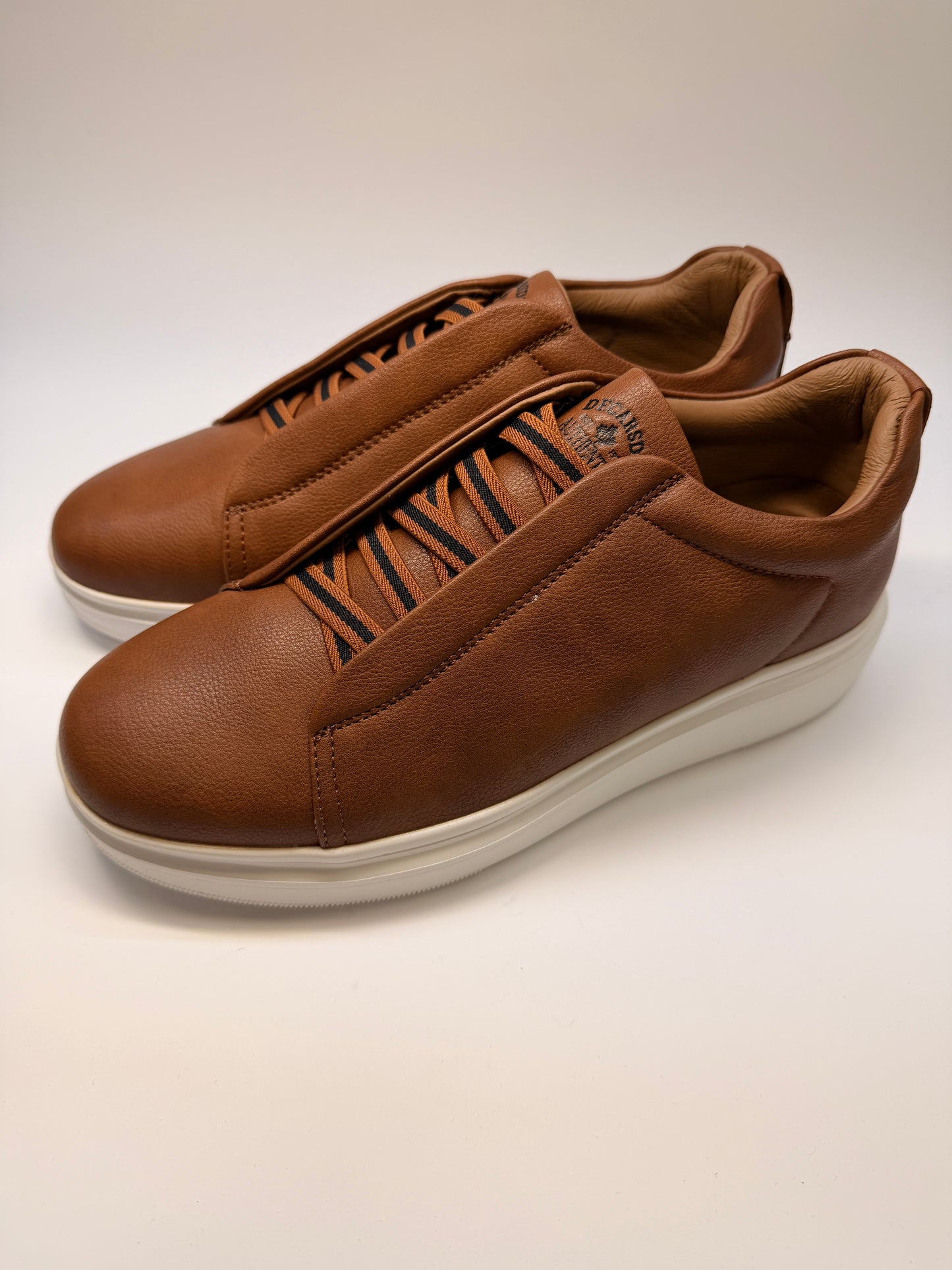 Decarsdz ‘marone’ cipő